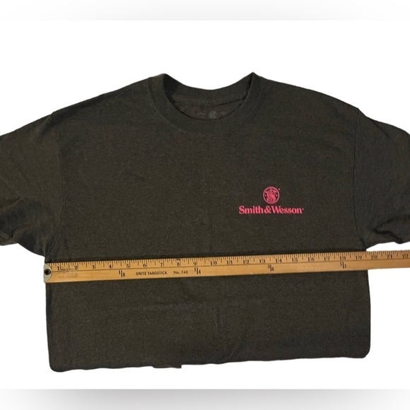 Smith & Wesson Gray Size Medium Tee - Picture 5 of 8